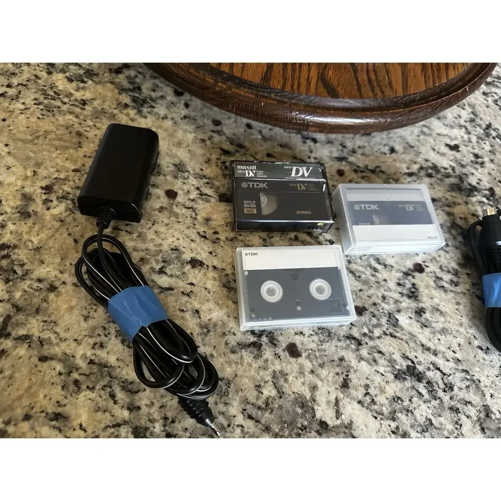 Canon Optura Digital Video Camcorder Tested Works Comes With Battery And Extras